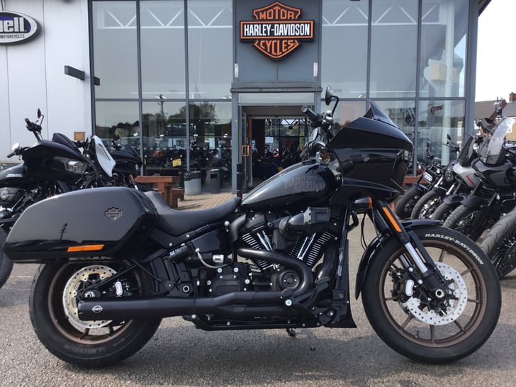 Harley-Davidson FXLRST LOWRIDER ST 
