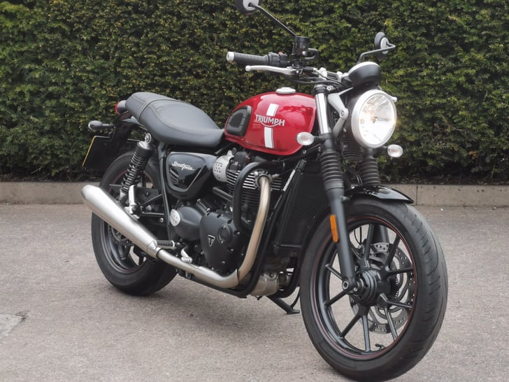 Triumph STREET TWIN