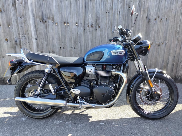 Triumph BONNEVILLE T100
