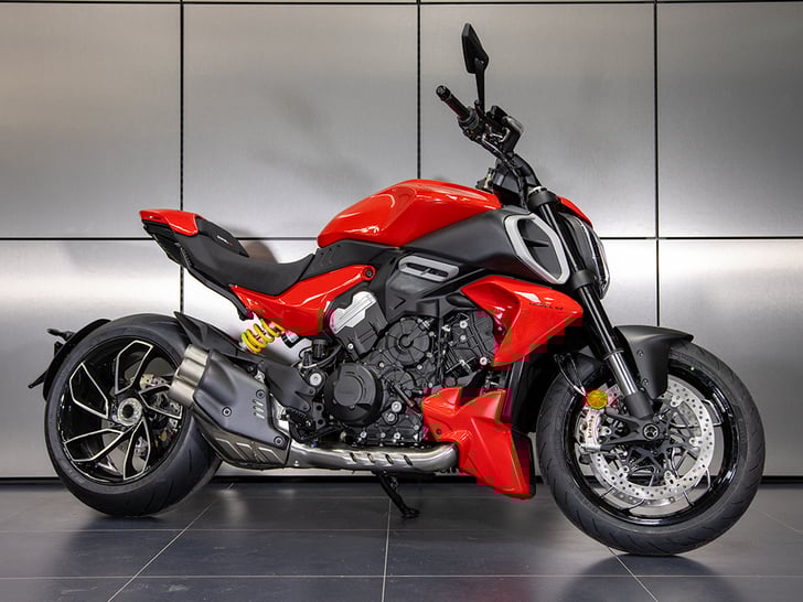 Ducati DIAVEL V4