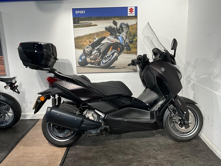 Yamaha XMAX 300 TECH MAX SP CVT V-BELT