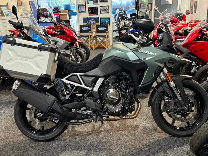 Suzuki V-STROM 800RE TOUR