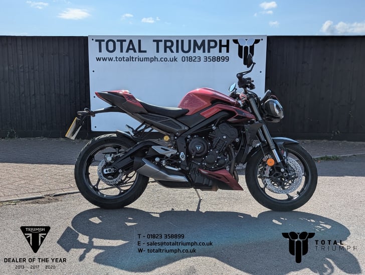 TRIUMPH STREET TRIPLE 765 RS