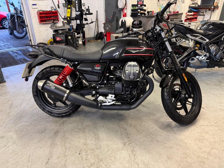 Moto Guzzi V7 853 STONE SPECIAL EDITION