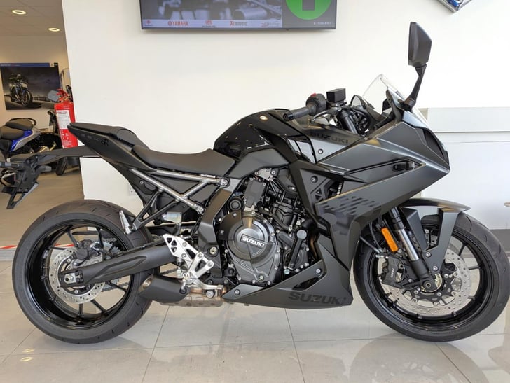 Suzuki GSX-8R