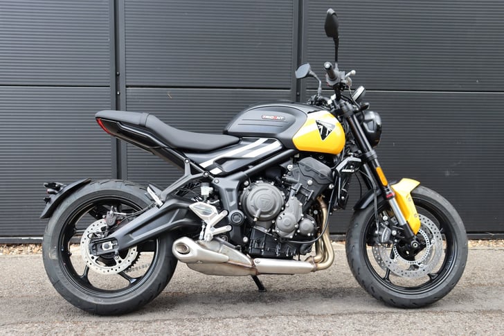 TRIUMPH TRIDENT 660