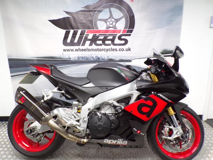 Aprilia RSV4 1000 RR 