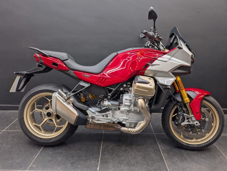 Moto Guzzi V100 MANDELLO 1042 S