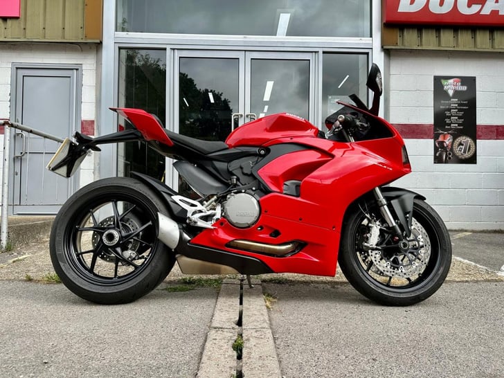 Ducati PANIGALE V2