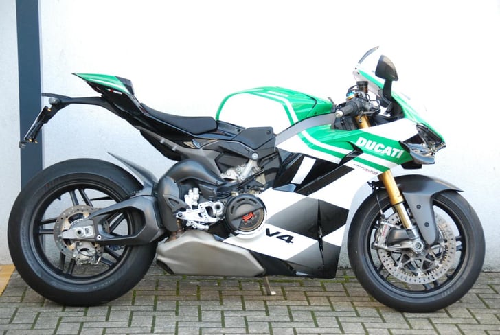 Ducati PANIGALE V4 TRICOLORE