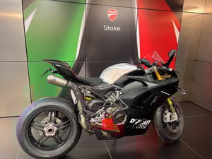 Used Ducati PANIGALE V4 SP2 PANIGALE V4 SP2 for sale in Newcastle Under Lyme  | Image 2