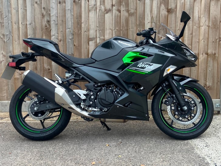 Kawasaki NINJA 400