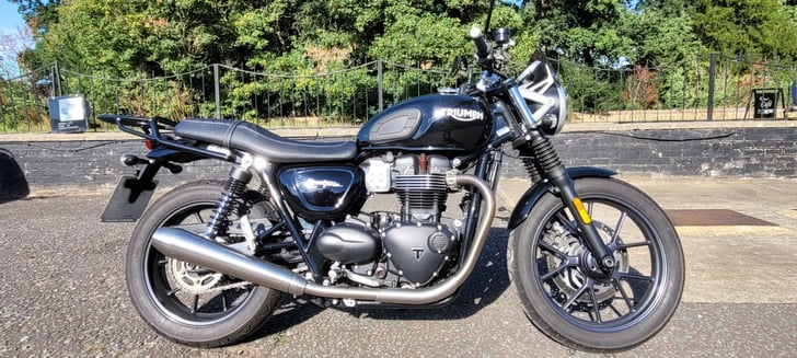 Triumph STREET TWIN