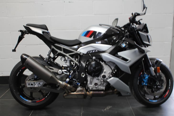 BMW M 1000 R
