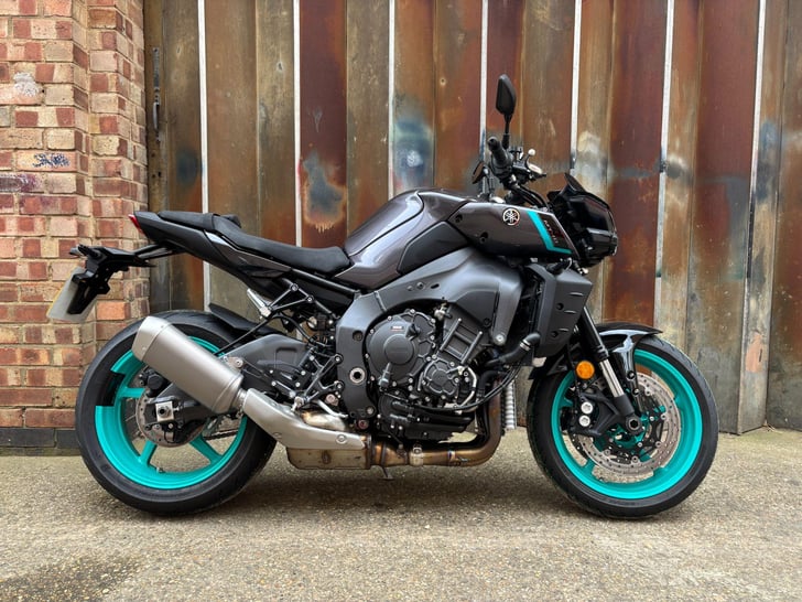 Yamaha MT-10 1000 HYPER-NAKED