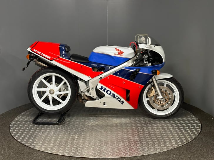 Honda RC30