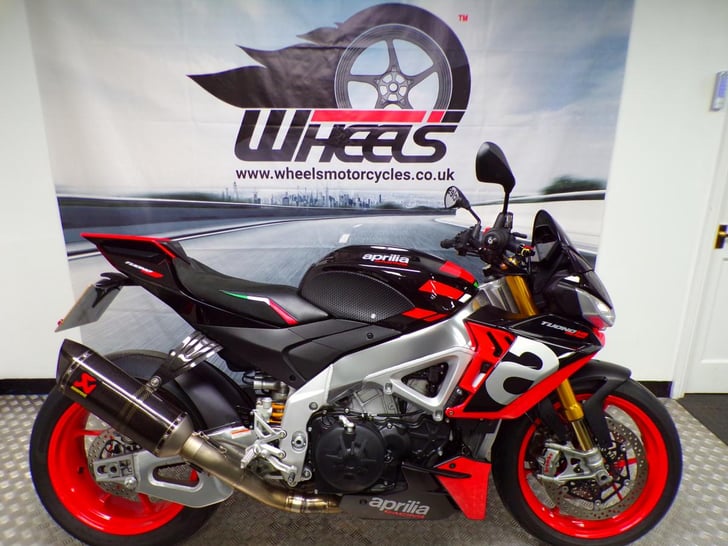 Aprilia TUONO V4 1100 FACTORY