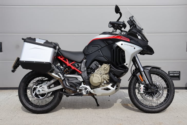 Ducati Multistrada V4 Rally Adventure Travel & Radar