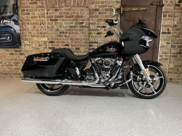 HARLEY-DAVIDSON ROAD GLIDE 117 FLTRX 