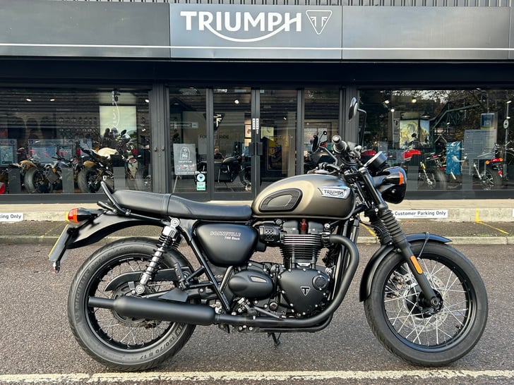Triumph BONNEVILLE T100 BLACK