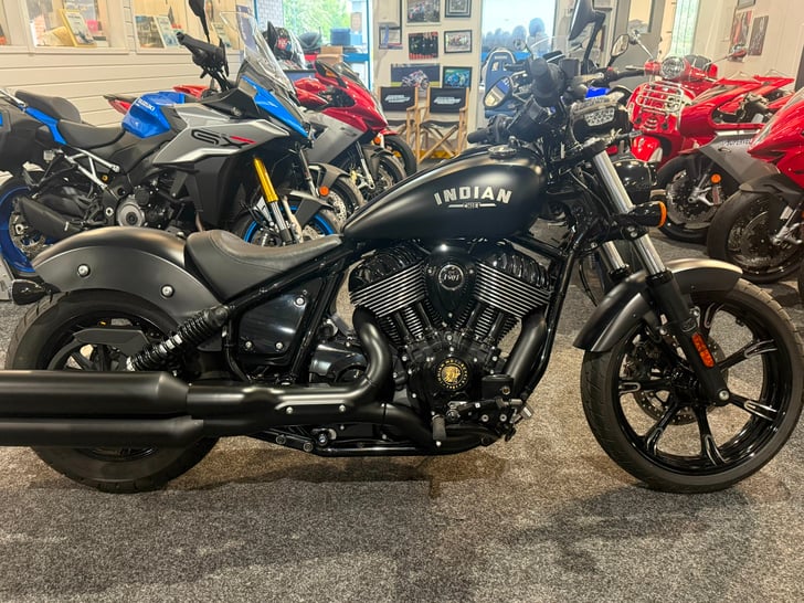 Indian Motorcycle CHIEF DARK HORSE