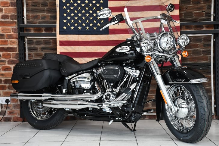 Harley-Davidson SOFTAIL FLHCS HERITAGE CLASSIC 114