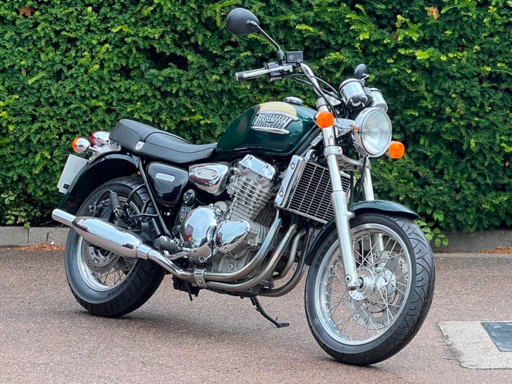 Triumph THUNDERBIRD 900