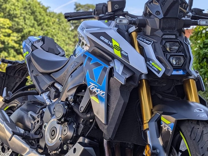 SUZUKI GSX-S1000