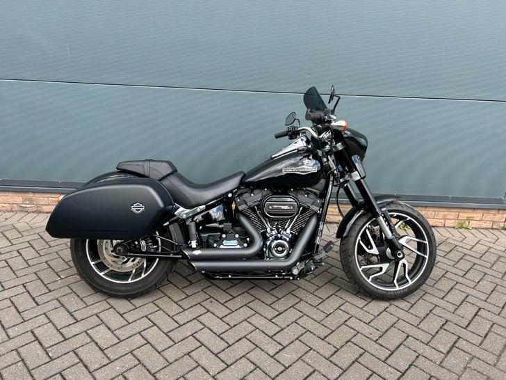 Harley-Davidson SOFTAIL FLSB SPORT GILDE