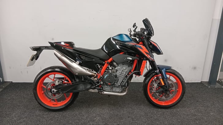 KTM 890 DUKE R