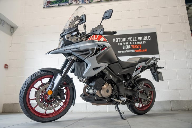 SUZUKI V-STROM 1050