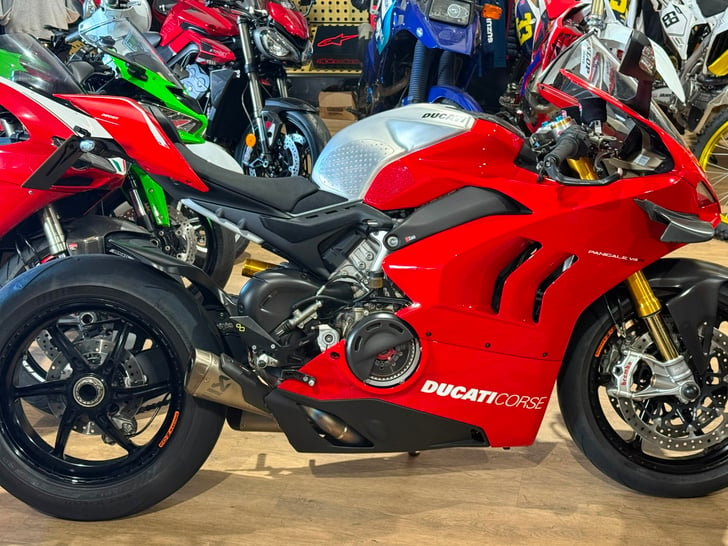 Ducati PANIGALE V4 R