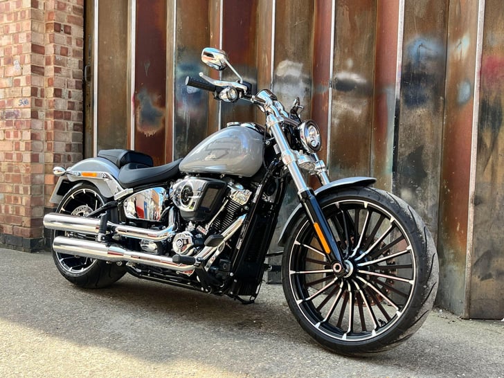 Harley-Davidson SOFTAIL 117 BREAKOUT FXBR