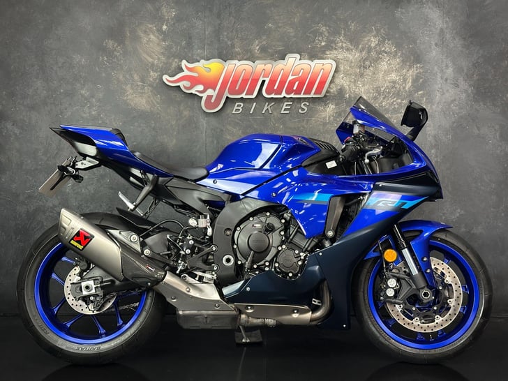 Yamaha R1 1000