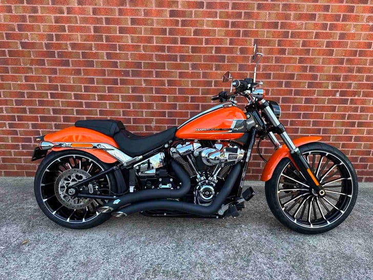 Harley-Davidson BREAKOUT 1923 23 