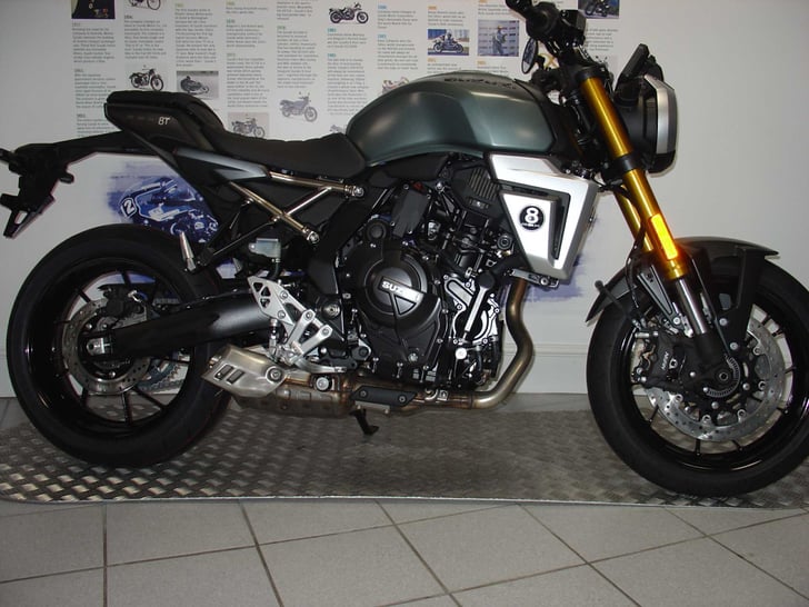 Suzuki GSX800R 