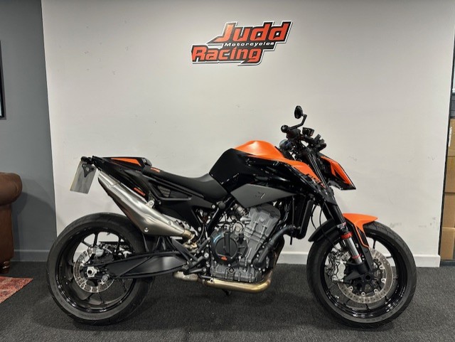 KTM 890 DUKE