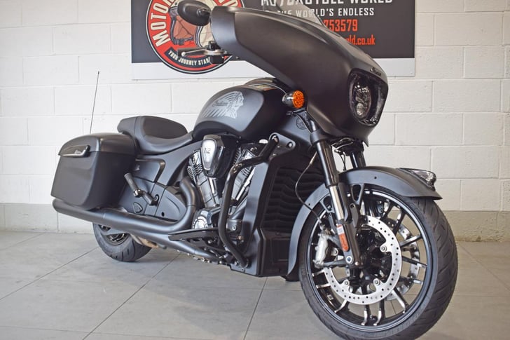 Indian Motorcycle CHIEFTAIN POWERPLUS DARK HORSE 112 + RA 