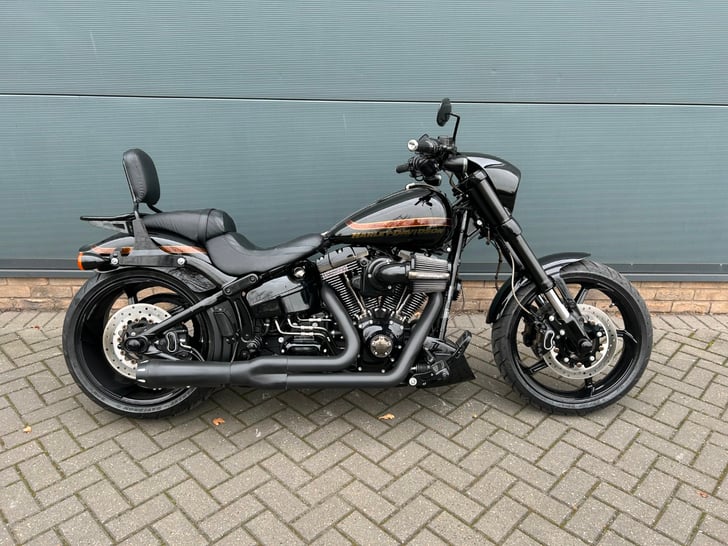 Harley-Davidson CVO FXSBE BREAKOUT