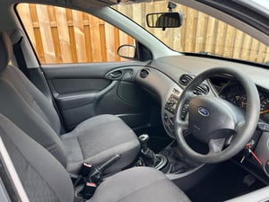 Used Ford FOCUS FOCUS 1.6I 16V ZETEC 5DR for sale in Chesterfield | Image 3