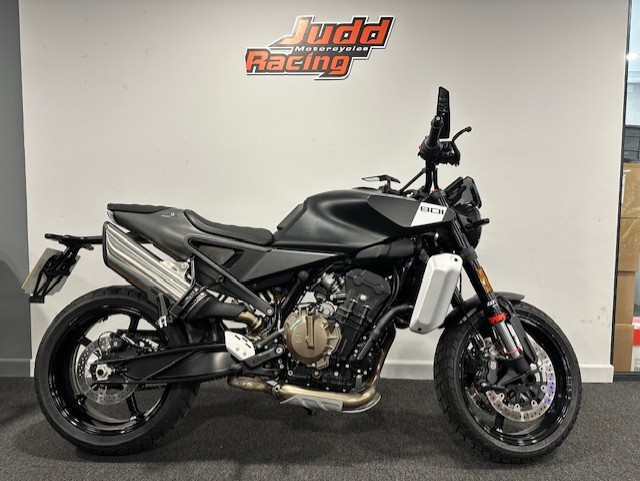 Husqvarna SVARTPILEN 801