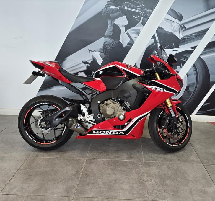 Honda CBR1000RR FIREBLADE