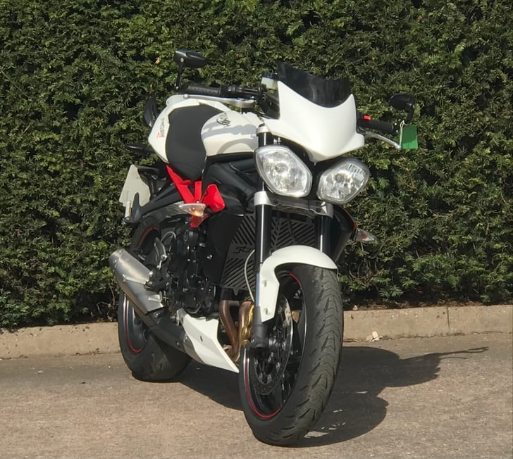 TRIUMPH STREET TRIPLE 675 R ABS