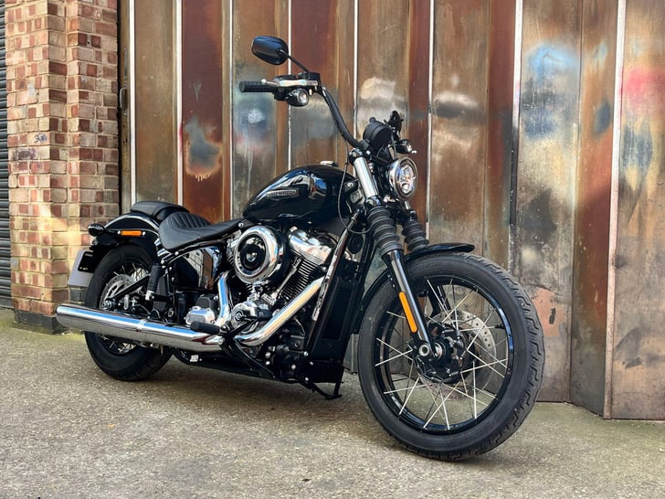 Harley-Davidson SOFTAIL STREET BOB 117
