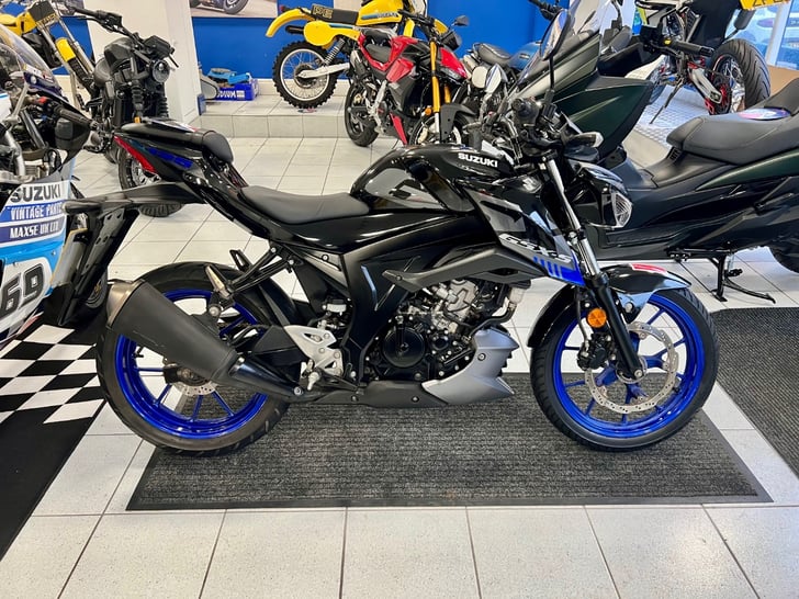 SUZUKI GSX-S125