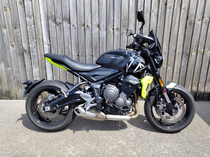 TRIUMPH TRIDENT 660