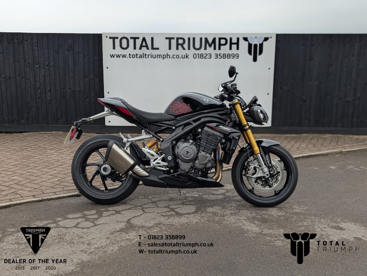 TRIUMPH SPEED TRIPLE 1200 RS
