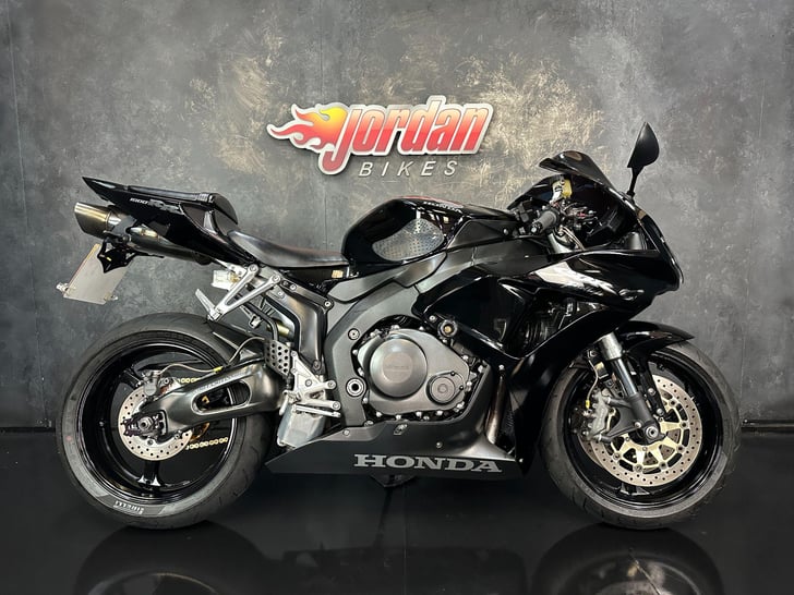 Honda CBR1000RR FIREBLADE