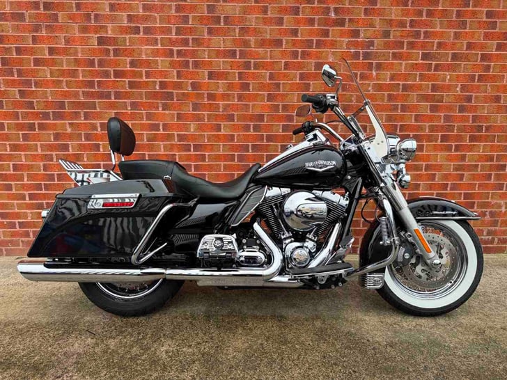 HARLEY-DAVIDSON FLHRC ROAD KING CL 1690 1 