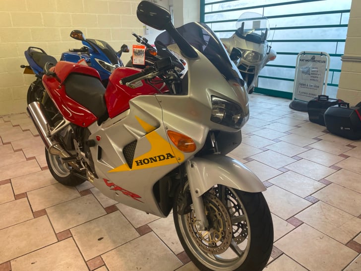 Honda vfr800f outlet for sale